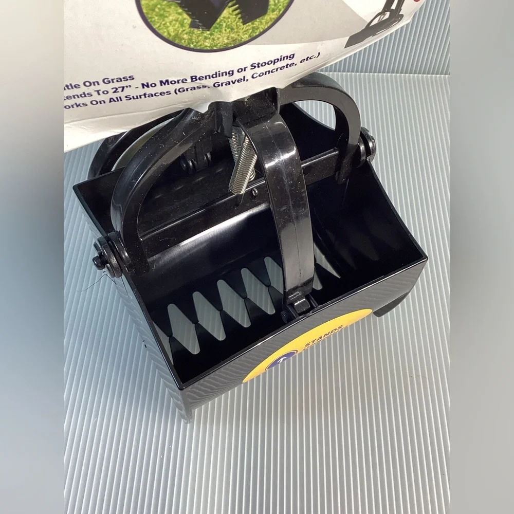 Arm & Hammer Claw Scoop with Extending Handle